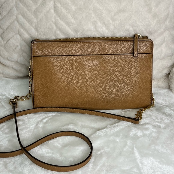 Tory Burch crossbody purse. - Picture 4 of 8